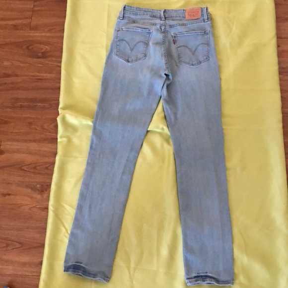 Levi Jeans - Picture 2 of 3